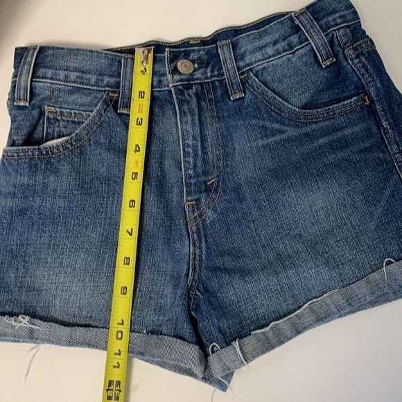 Levi’s Cut Off Jean Shorts Size 24 Medium Wash - Picture 5 of 5
